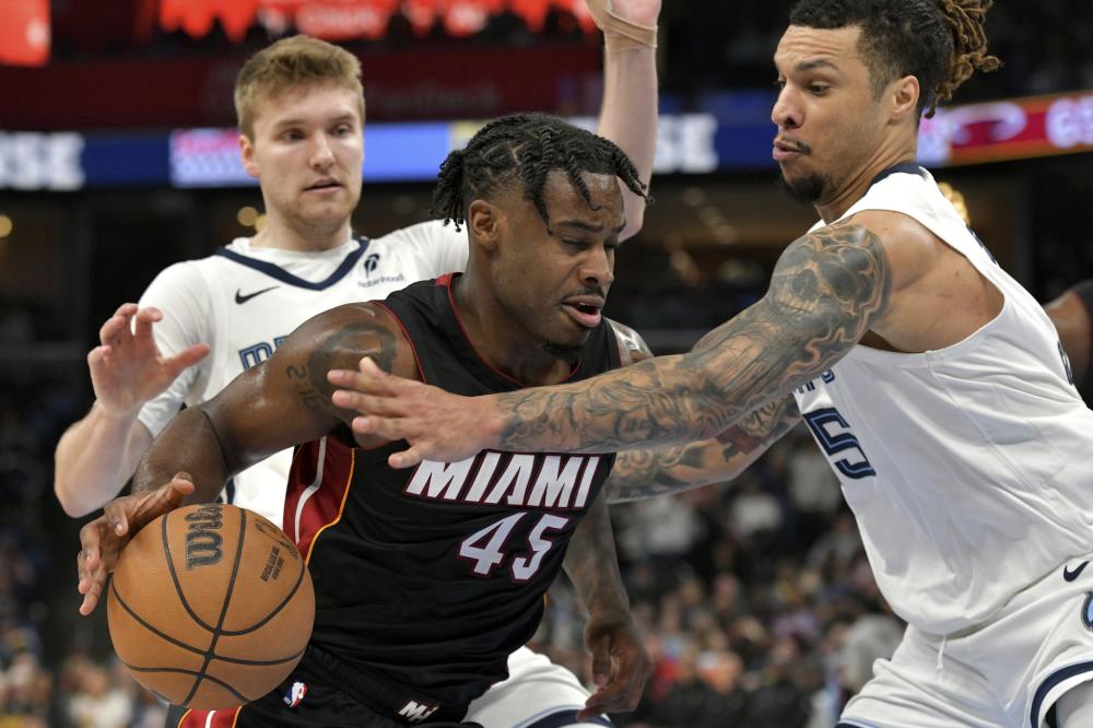 挥她在篮下 挥她在篮下