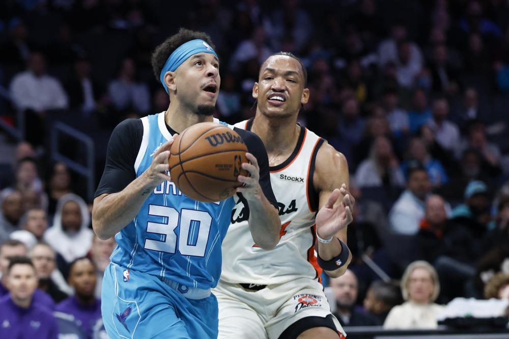 在对阵强劲 在对阵强劲