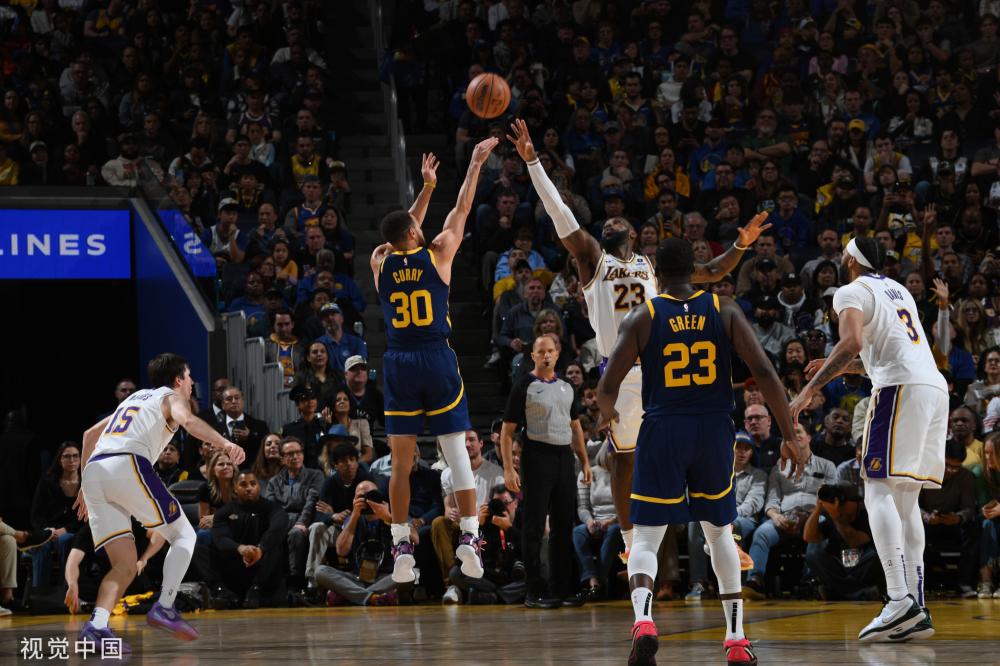 在激烈的比 在激烈的比